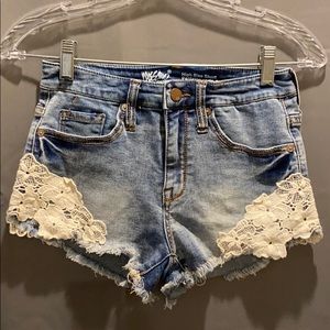 High waist stretchy Jean shorts w/ crochet detail